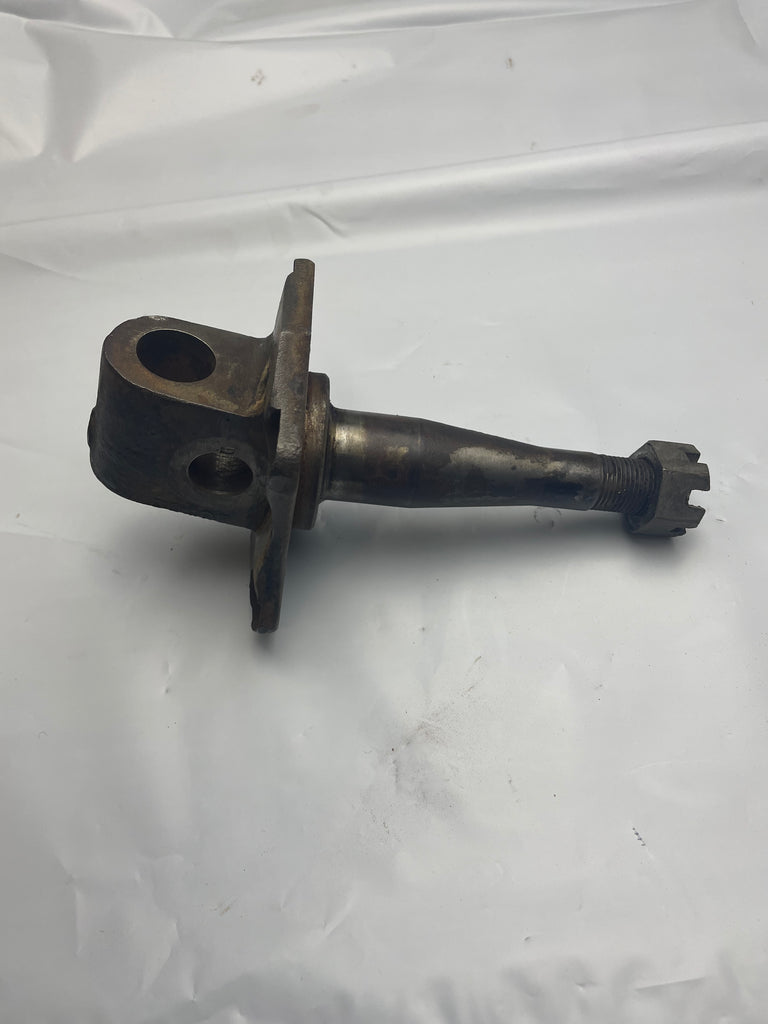 264-680 ATB4269 STUB AXLE LH MGA 1600 USED