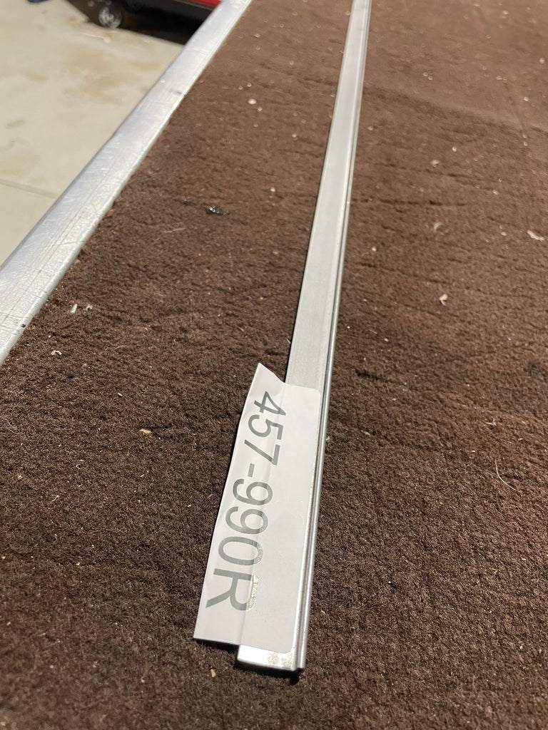 457-990 MB38 WING BEAD REAR 50" MGB NEW