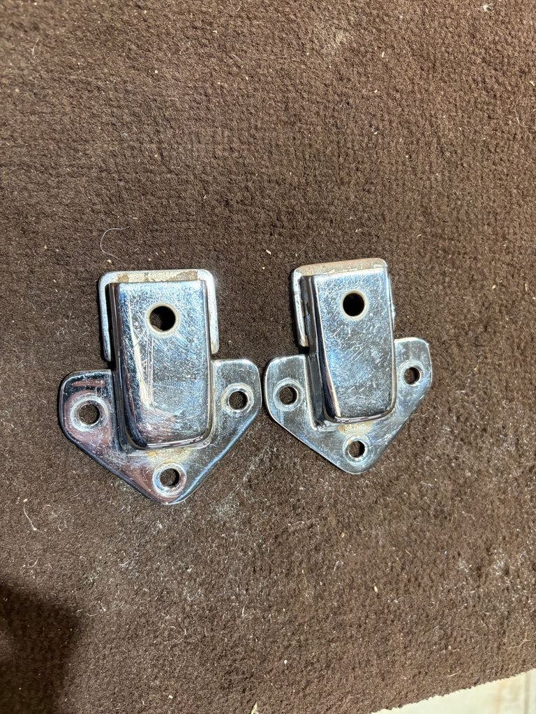 472-330 AHH8391 MGB CHROME TONNEAU MOUNTING BRACKET PAIR USED