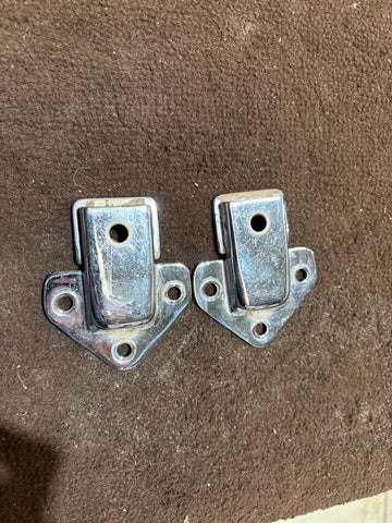 472-330 AHH8391 MGB CHROME TONNEAU MOUNTING BRACKET PAIR USED