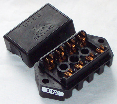 071-775 138690A FUSE BOX TR7 76-77