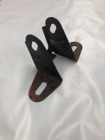 AHH6008 MGA STEERING COLUMN MOUNT BRACKET USED