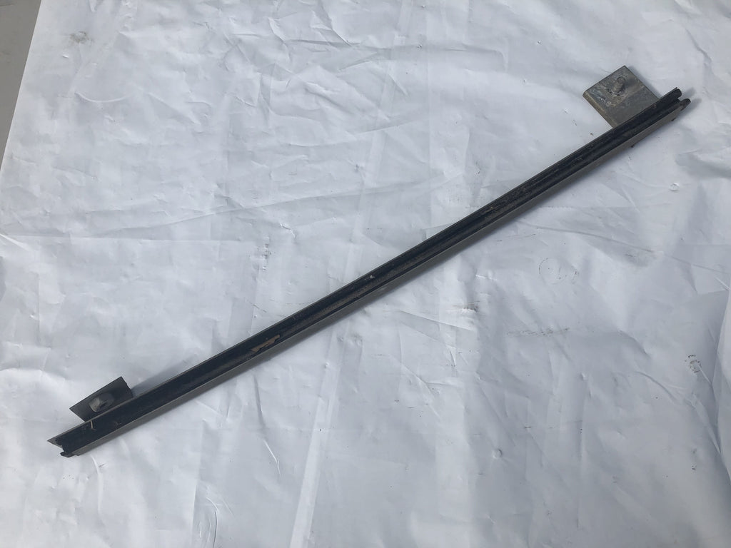 402-240 AHH8403 REAR CHANNEL RH USED