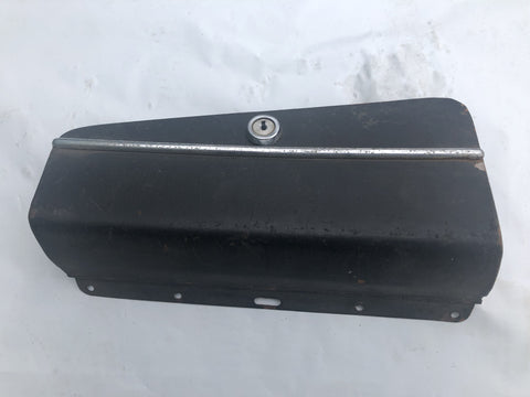 GLOVEBOX LID WITH CHROME STRIP & LOCK MG USED