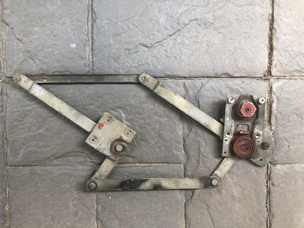 402-270 HZA665 MGB WINDOW WINDER REGULATOR LH  MK11 USED