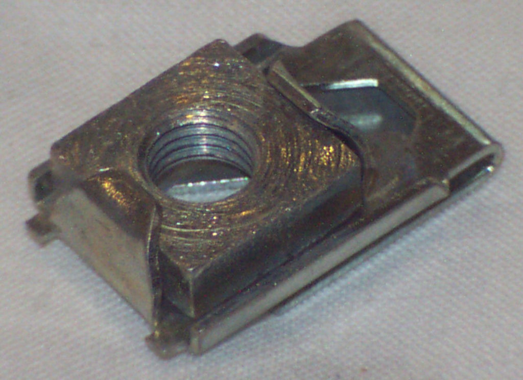 346071A PET/TANK CAPTIVE NUT