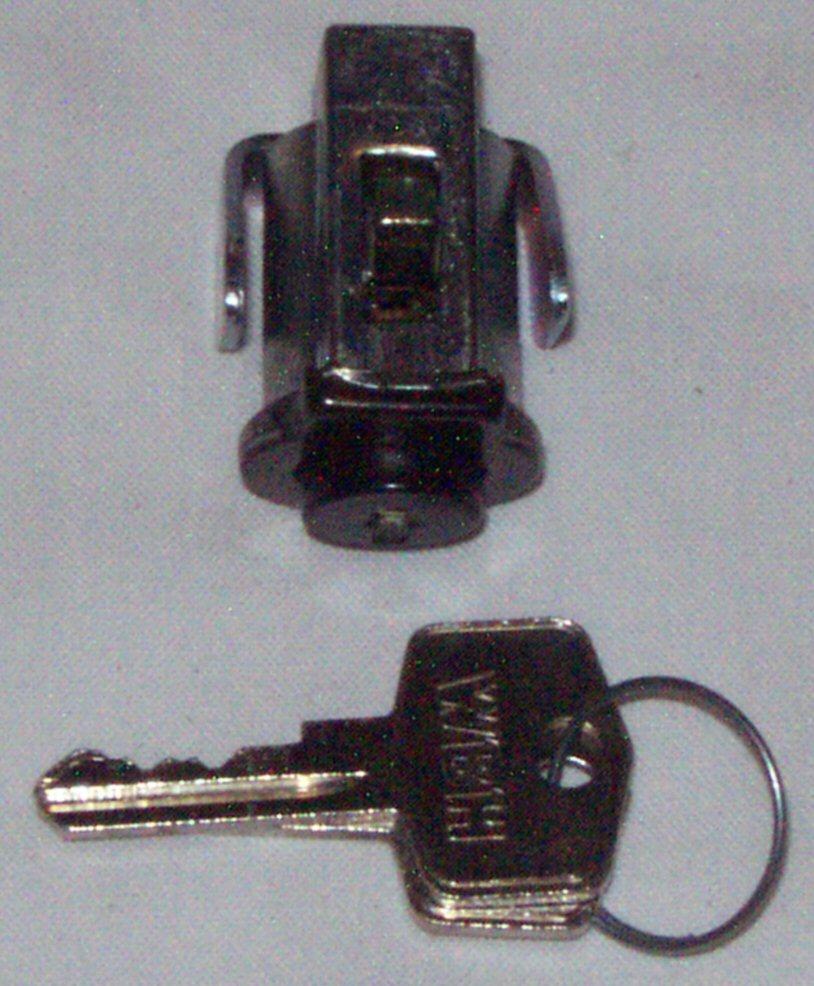 633-325 631404 LOCK BLACK TR6 CUBBY