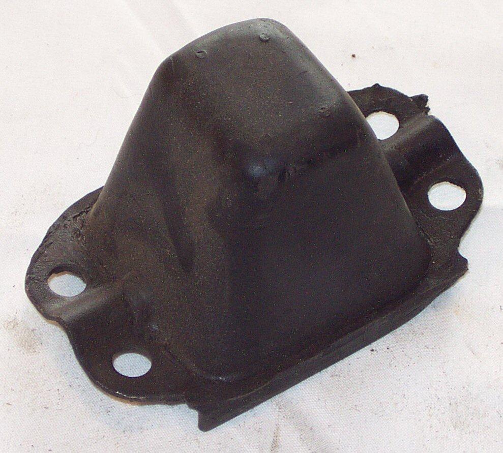 267-650 AHH5106 BUMPSTOP REAR MGA